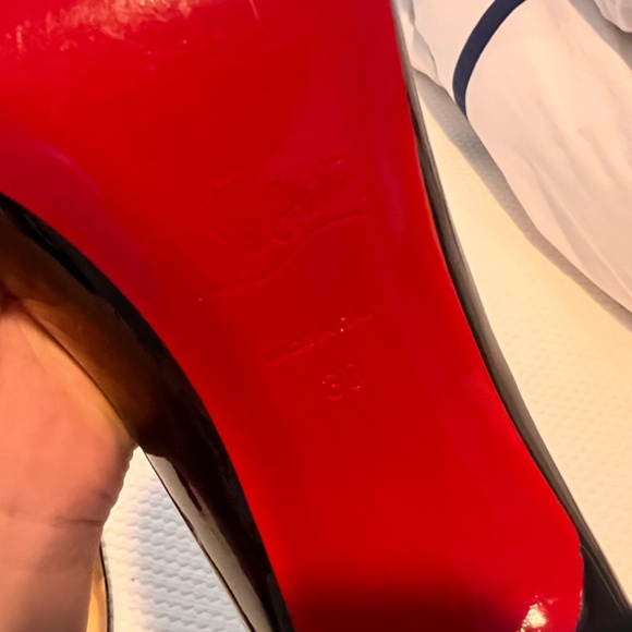 Louboutin black patent pumps size 38 - Picture 6 of 6